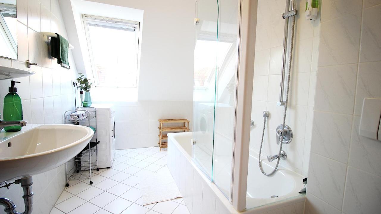 Homie Stay Zell - Apartment Mit Privatparkplatz Zell am Main Kültér fotó