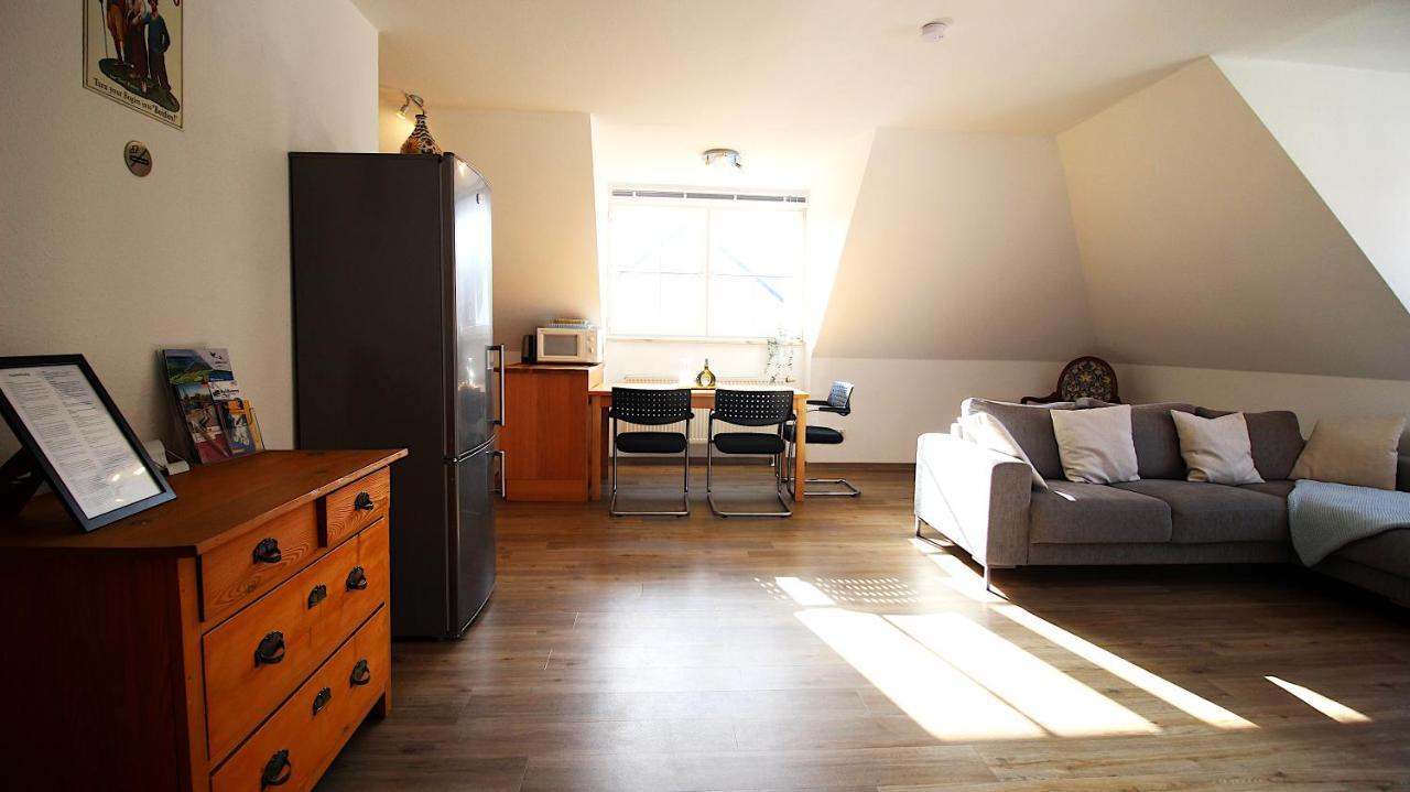 Homie Stay Zell - Apartment Mit Privatparkplatz Zell am Main Kültér fotó