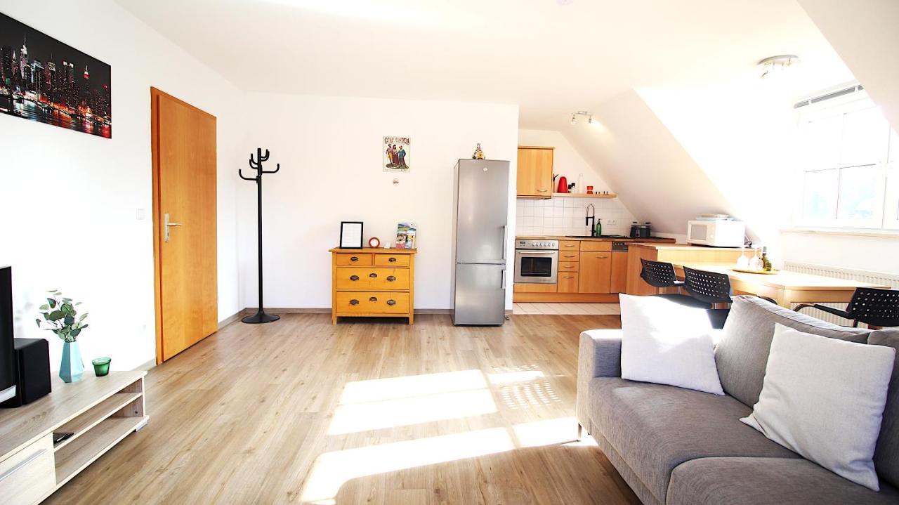 Homie Stay Zell - Apartment Mit Privatparkplatz Zell am Main Kültér fotó